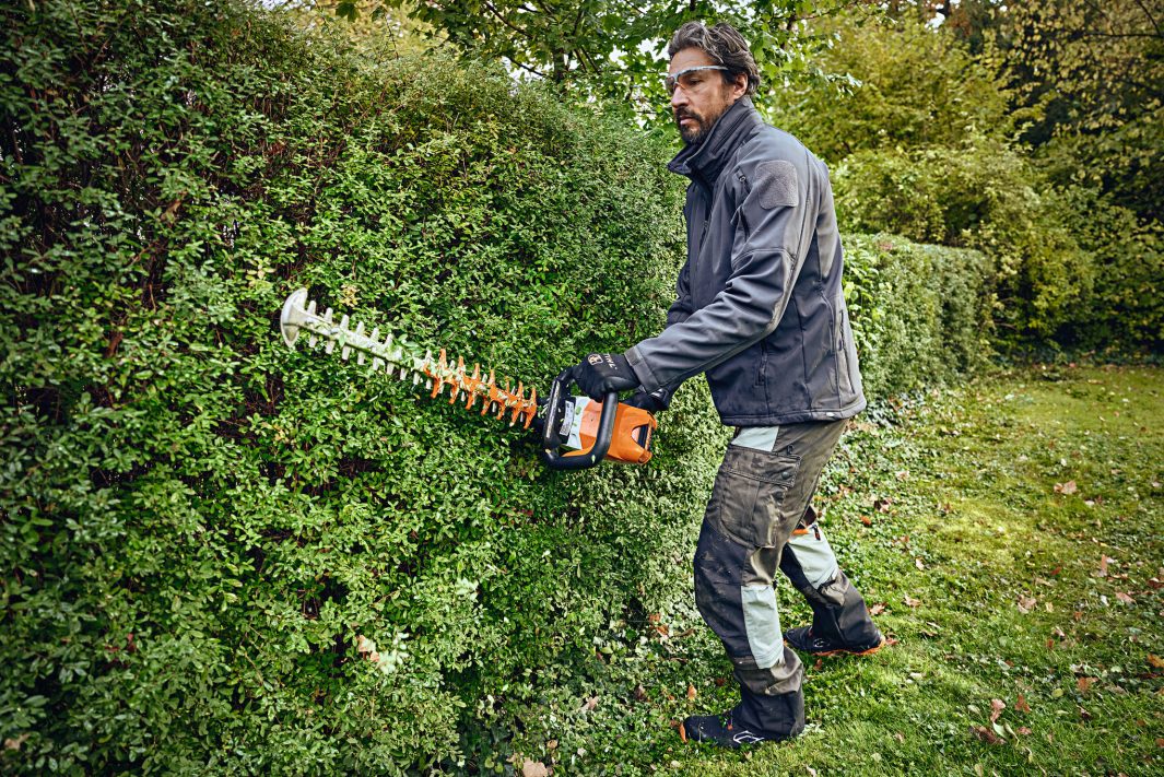 HSA 100 Cordless Hedge Trimmer 3 HSA 100 Cordless Hedge Trimmer - Image 3